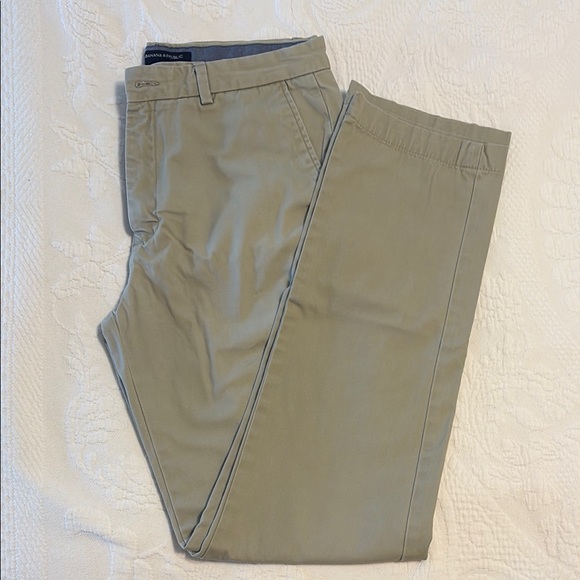 Banana Republic Men's Khaki Chinos 33x34 - Picture 1 of 5